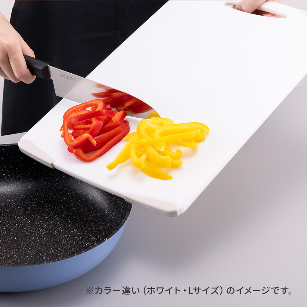 ベージュ