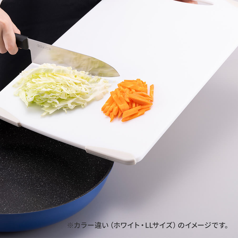 ベージュ