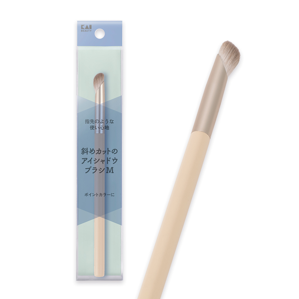 斜めカットのアイシャドウブラシ M[M便 1/1]