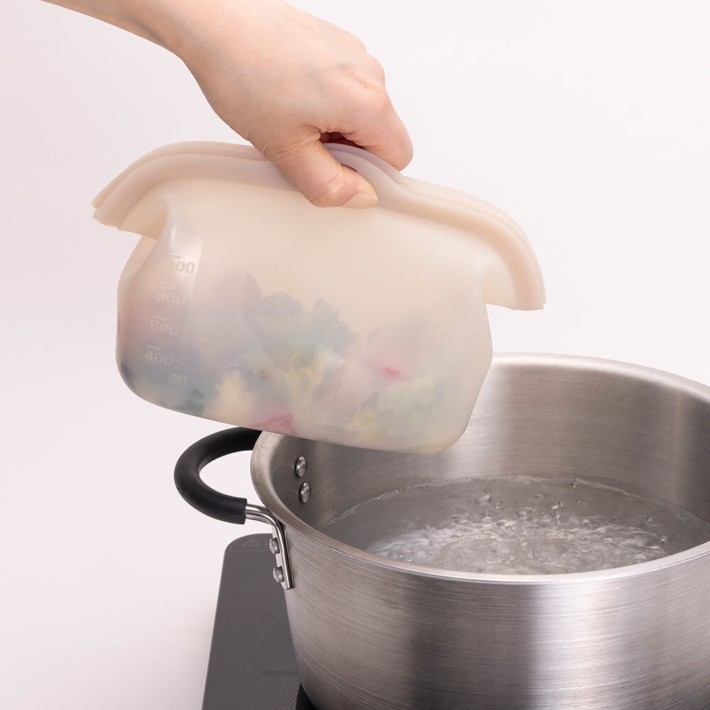 ベージュグレー