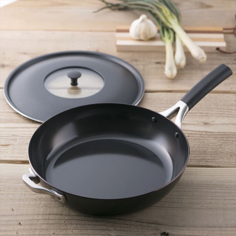 【ブラックフライデー特別価格】o.e.c.　鉄製フライパン25cm(ふた付)