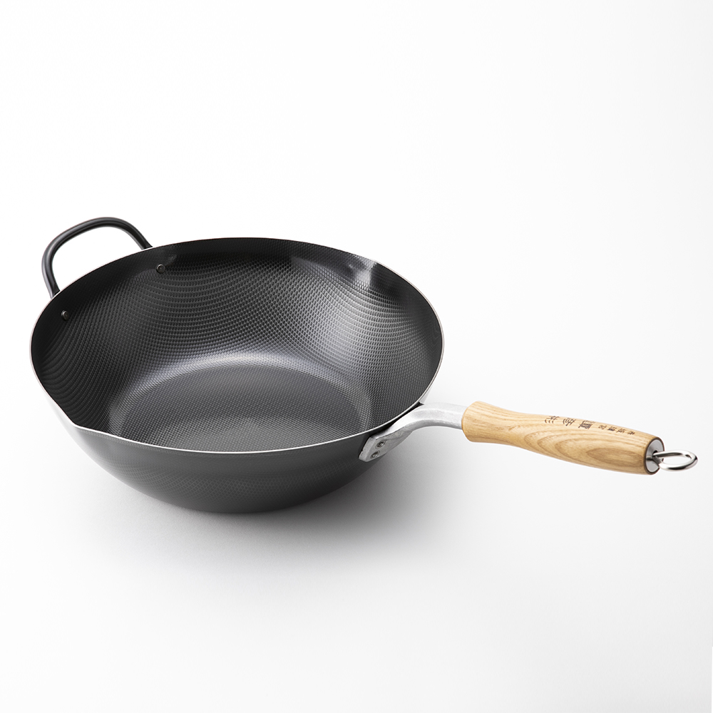 【ブラックフライデー特別価格】料理の達人 エンボス炒め鍋 鉄製 30cm